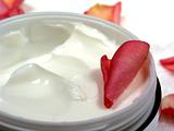 Body cream with rose petals 7