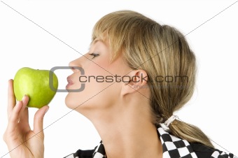 kissing apple