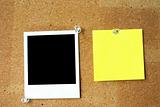 photo frame nad yellow note