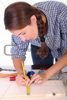 woman carpenter at work 
