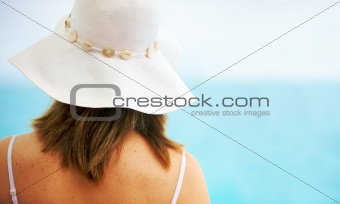 beach woman with hat