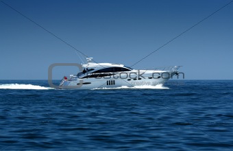 luxury speedboat / yacht