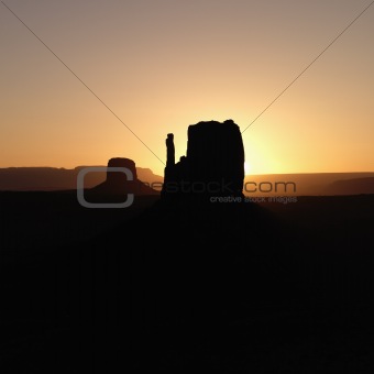 Monument Valley mesa sunset landscape.