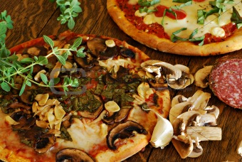 Mushroom Garlic Pizza