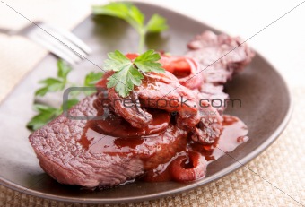 beef steak in redwine 