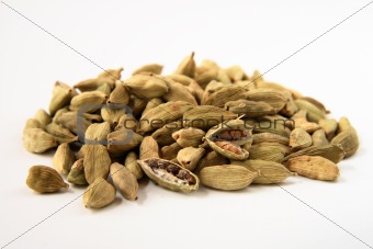 whole cardamon seeds