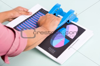 Pressing hole puncher
