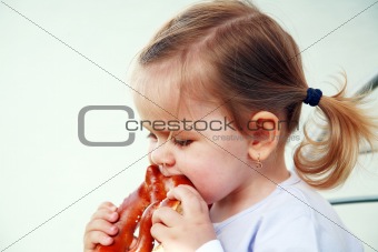 Small child eating