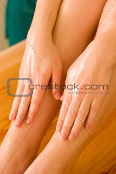 ayurvedic oil massage