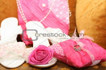 Wedding accessories with wedding rings
