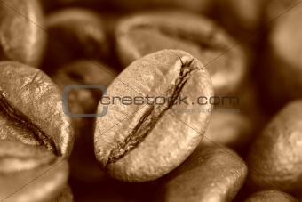 Fragrant fried coffee beans 