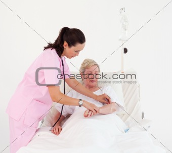 Nurse with a elderly woman