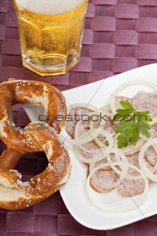 salad made of strips of sausage and onions