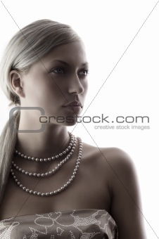 lady with pearl