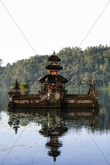 balinese lake temple