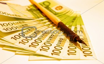 Euro Bill & Old Pen