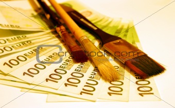 Brushes With 100 Euro Bills