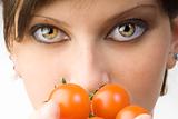 the big eyes and tomato