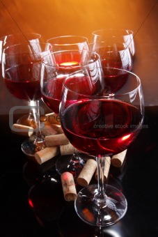 Corking wine