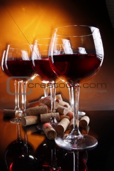 Corking wine