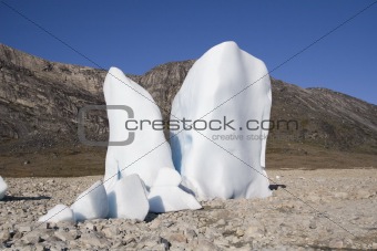 Iceberg pillars