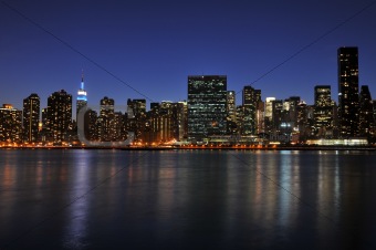 New York's skyline at night