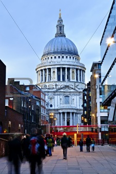 St. Paul\'s Cathedral London at dusk