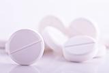 white pills headache aspirin paracetamol medicine