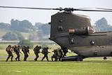 chinook helicopter airlifting troops