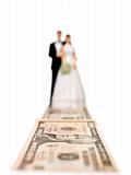 Wedding couple in front of a Dollar bank note