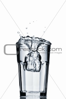 Water splash in faceted glass