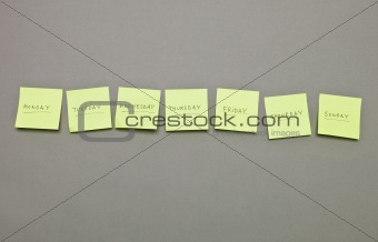 Adhesive Notes with the weekdays