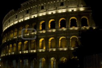 the coliseum in rome at night