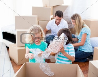Animated family packing boxes