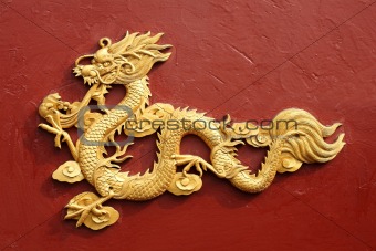 Dragon sculpture on porcelain 