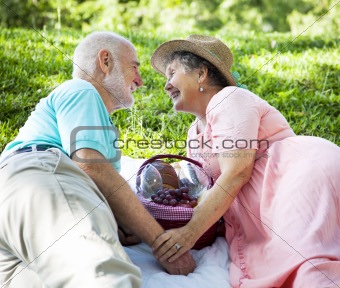Picnic Seniors - Flirting