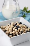 Vanilla cereals with blueberries