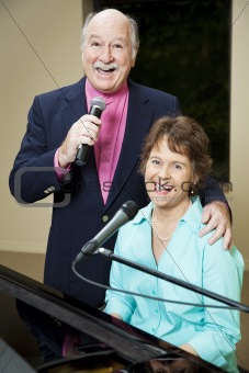 Happy Senior Singers