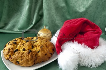 Panettone and hat of Santa Claus
