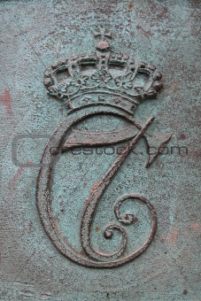 Royal monogram on a cannon