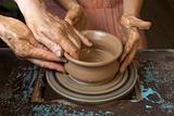 Potter teaches cooking pots