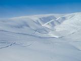 Extensive ski piste and powder snow off piste