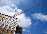 Building site and crane