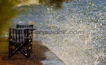 Tables and waves splash