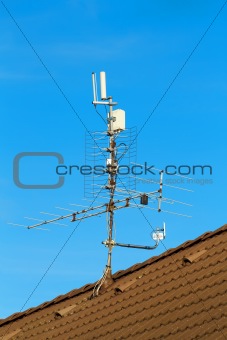 television antenna and wi-fi transmitter on the roof