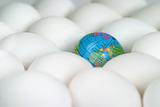 The globe between eggs