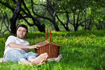 The man on picnic