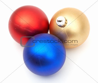 red and blue christmas blubs