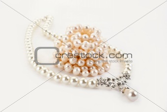 Pendant on pearl chain