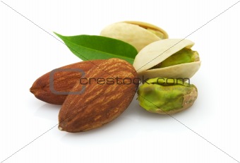 Dried almonds with pistachio 